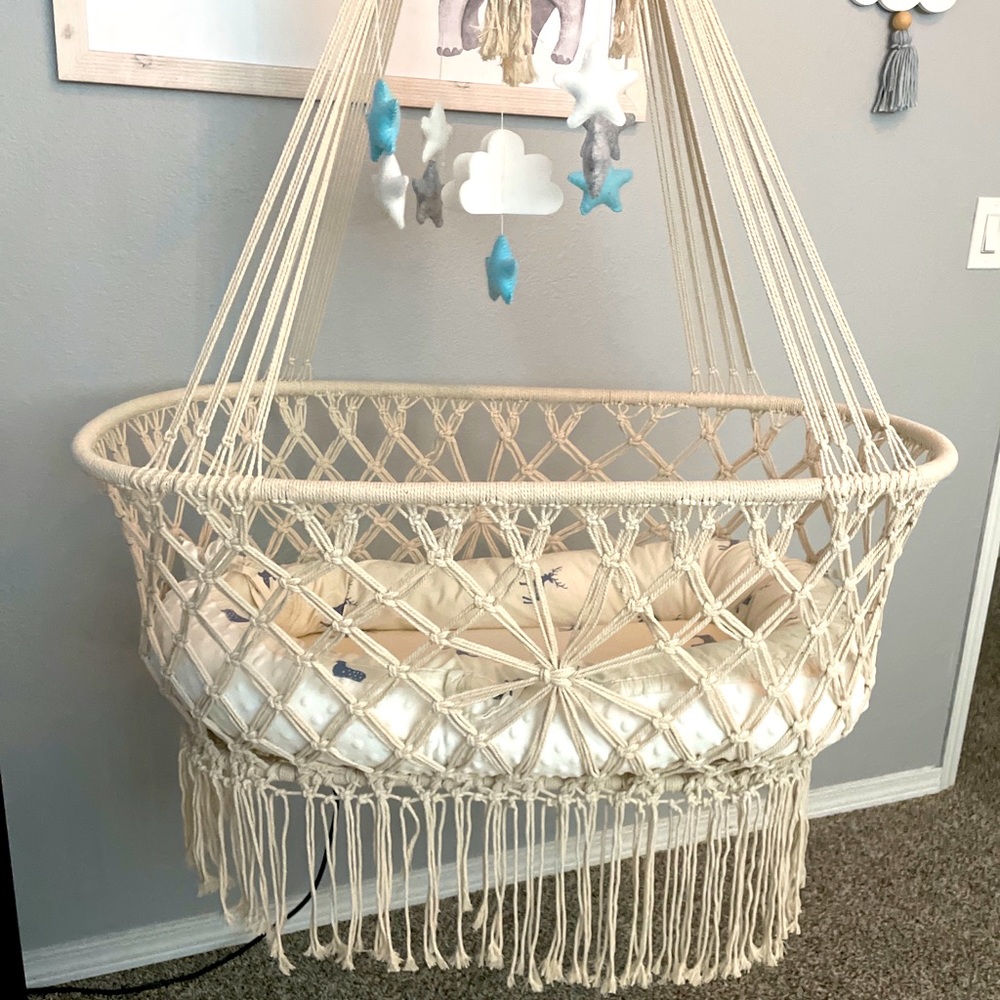 macrame bassinet swing good condition